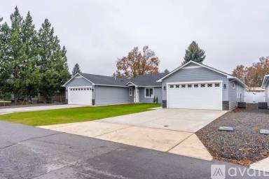 Main picture of 1215 N Sargent Rd
