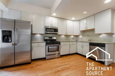 Main picture of 2622 N Ashland Ave