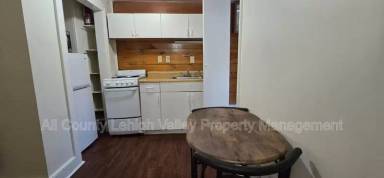 Main picture of 51 S 5th St