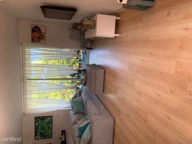 Main picture of 680 NE 64th St