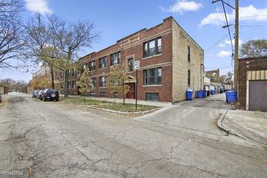 Main picture of 2916 W Berteau Ave