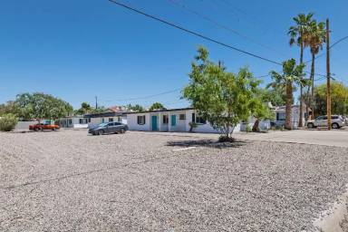Main picture of 920 E Montebello Avenue Apartments