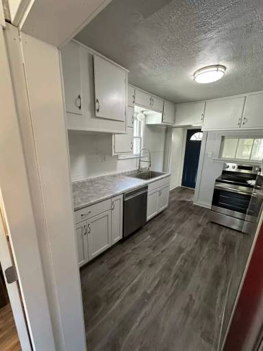 Main picture of 2115 Omaha St
