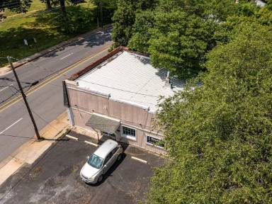 Main picture of 2810 Campbell Ave