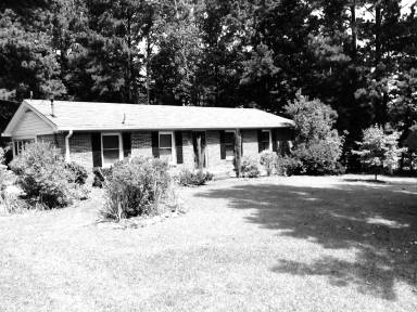 Main picture of 135 McGiboney Rd