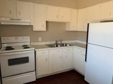 Main picture of 444 Cheney St