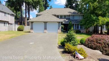 Main picture of 23008 NE 13th St