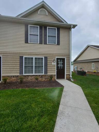 Main picture of 34 Old Tavern Cir