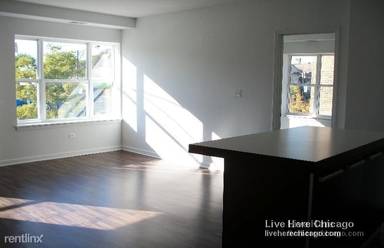 Main picture of 1544 W Glenlake Ave Apartments