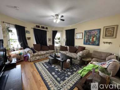 Main picture of 1298 Broadway