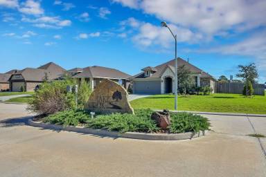 Main picture of 243 Racetrack Ln