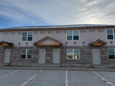 Main picture of 2549 E 5th St