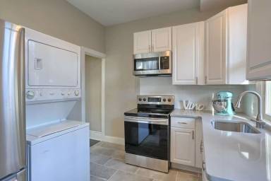 Main picture of 1721 Penn St
