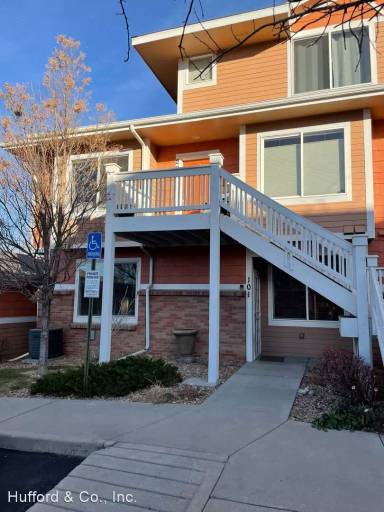 Main picture of 5034 Everett St