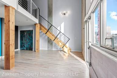 Main picture of 1050 Cherokee St