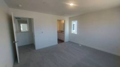 Main picture of 2096 Shady Tree Cir