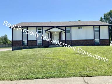 Main picture of 2203 Mission Rd