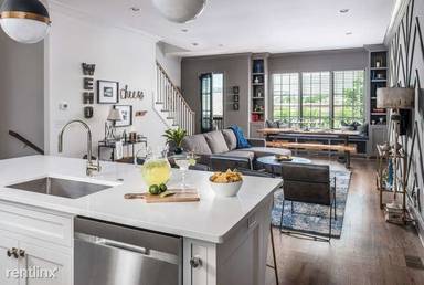 Main picture of 1226 Martin St