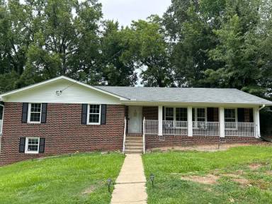 Main picture of 6 Greenleaf Dr SW