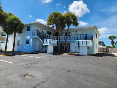 Main picture of 2593 N Oleander Ave