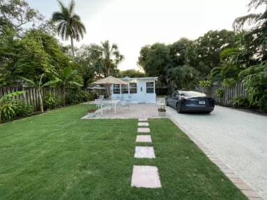 Main picture of 541 SW 12th Ave