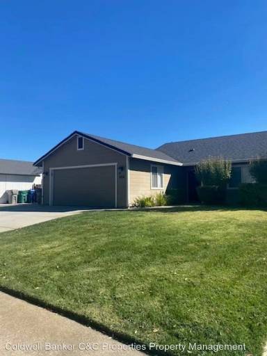 Main picture of 954 Montcrest Dr