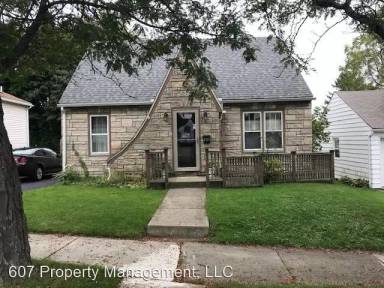 Main picture of 130 Matthews St