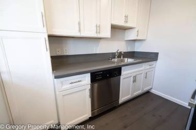 Main picture of 1238 Regent St