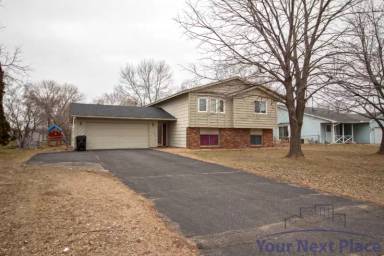 Main picture of 9749 Thomas Ave N