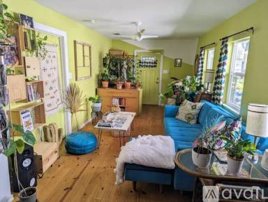 Main picture of 2231 Arts St