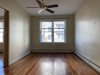 Main picture of 5 Saybrook St