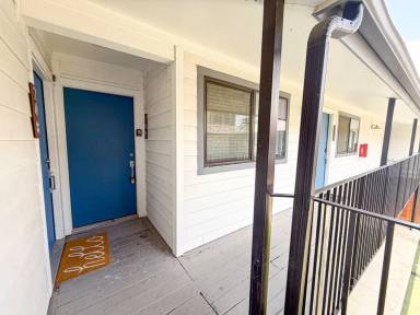 Main picture of 4526 Munger Ave