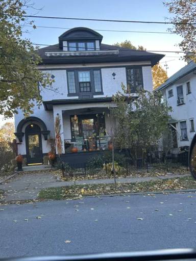 Main picture of 1814 Olive St