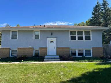 Main picture of 6030 Hemlock Ln N