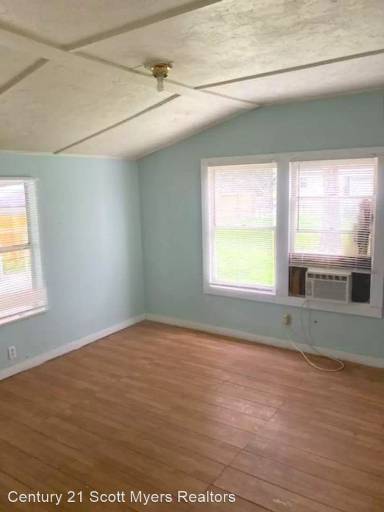Main picture of 801 E Convent St