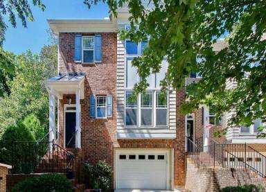 Main picture of 104 Rose Walk Ln