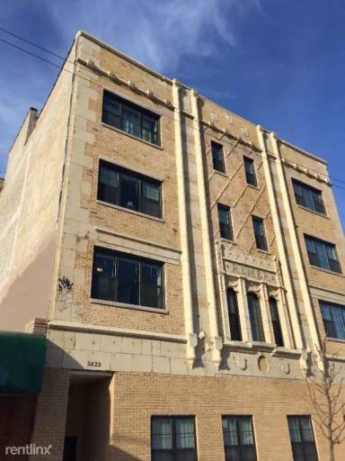 Main picture of 5822 N Western Ave