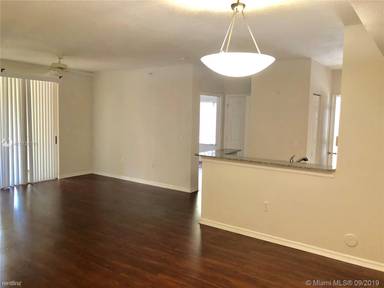 Main picture of 2548 Centergate Dr