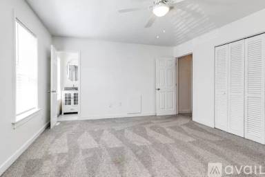 Main picture of 813 Roehampton Ct