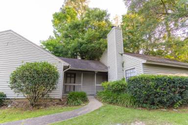 Main picture of 2201 Hartsfield Rd