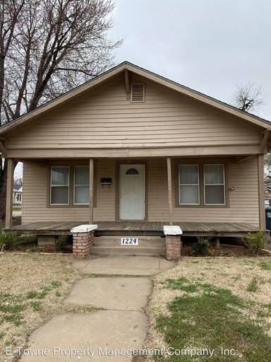 Main picture of 1224 W Maple Ave