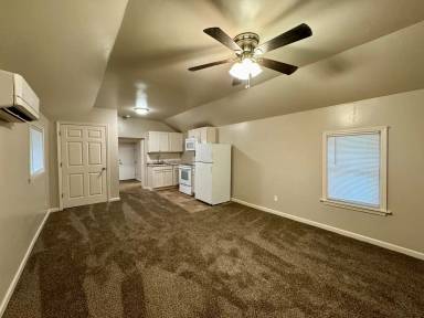 Main picture of 733 S Oliver Ave