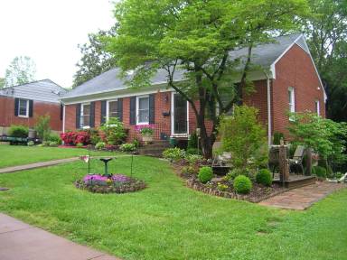 Main picture of 413B Moseley Dr