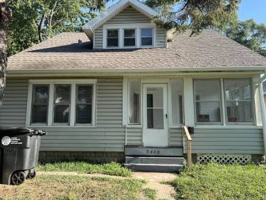 Main picture of 2440 Hartman Ave