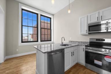 Main picture of 45 Johnston Ave