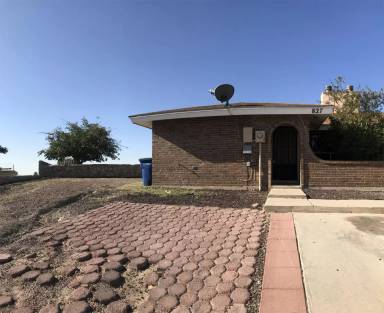 Main picture of 827 Barandal Dr