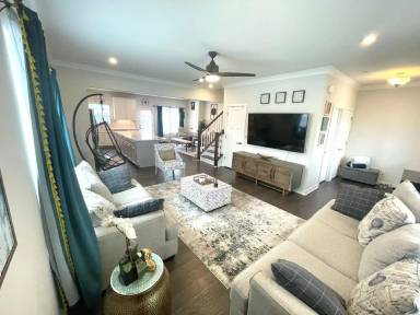 Main picture of 5036 Birchcroft Ln