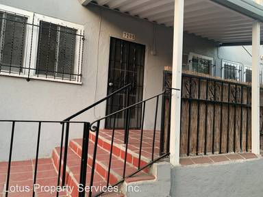Main picture of 3205 W 2nd St