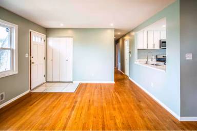 Main picture of 9023 Samoset Rd