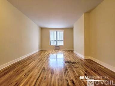 Main picture of 1425 N Dearborn St